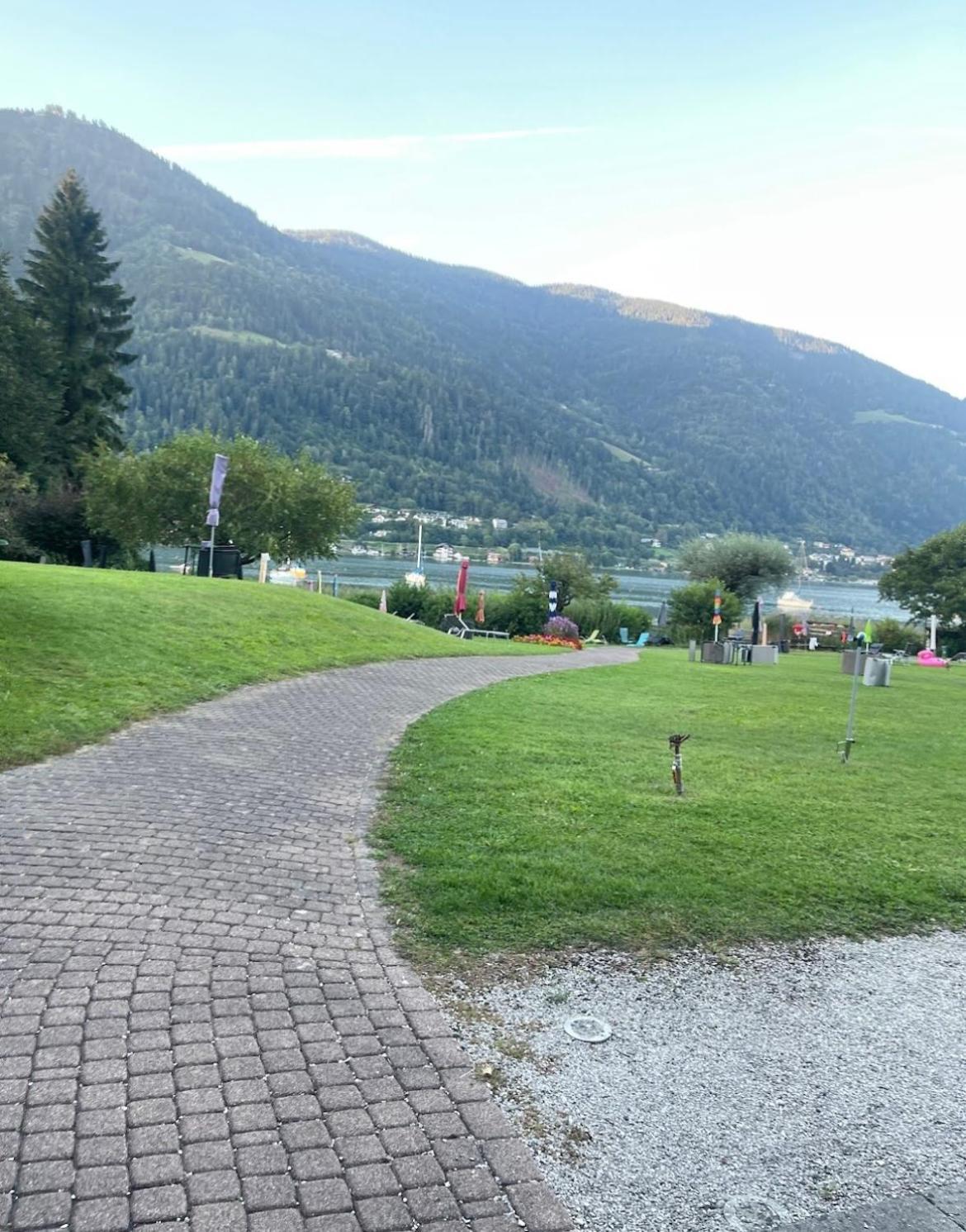 Apartment Am Ossiachersee Mit Eigenem Seezugang Landskron Exterior photo