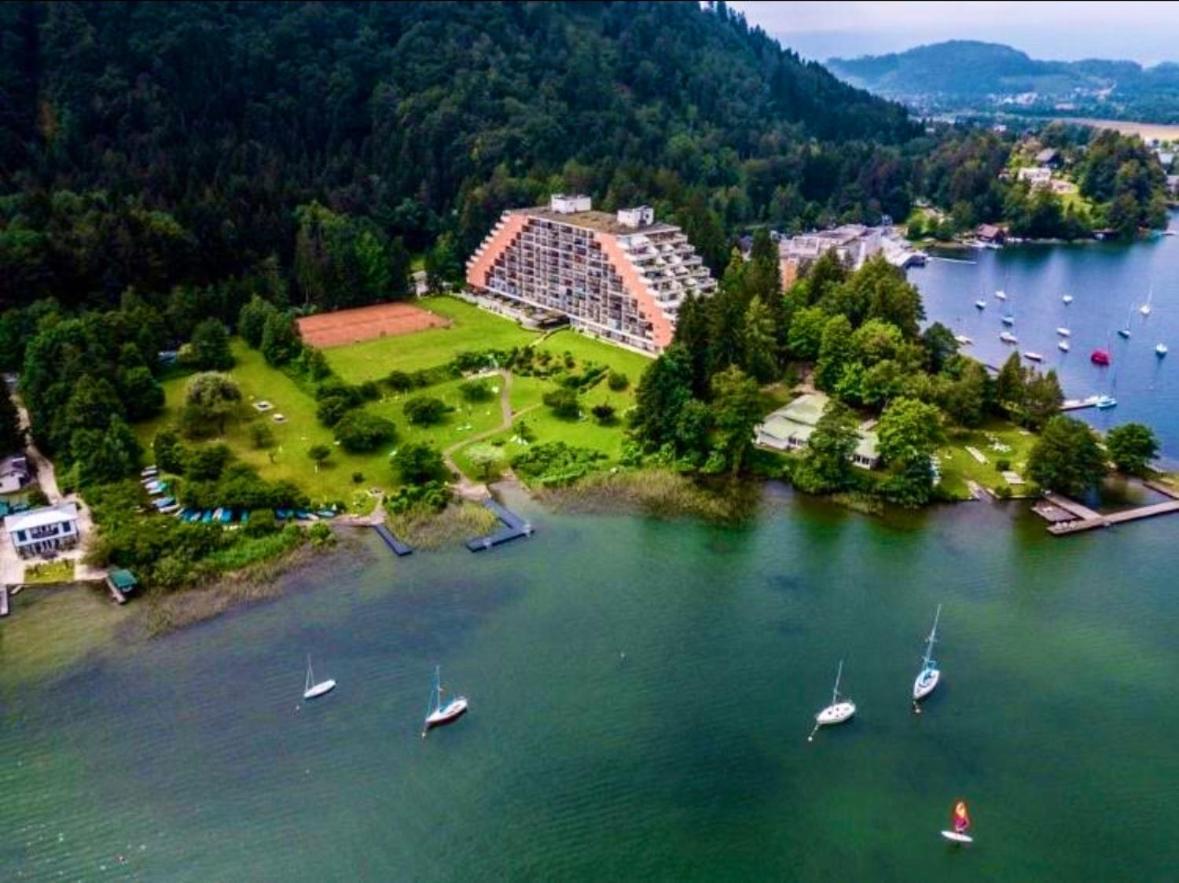 Apartment Am Ossiachersee Mit Eigenem Seezugang Landskron Exterior photo